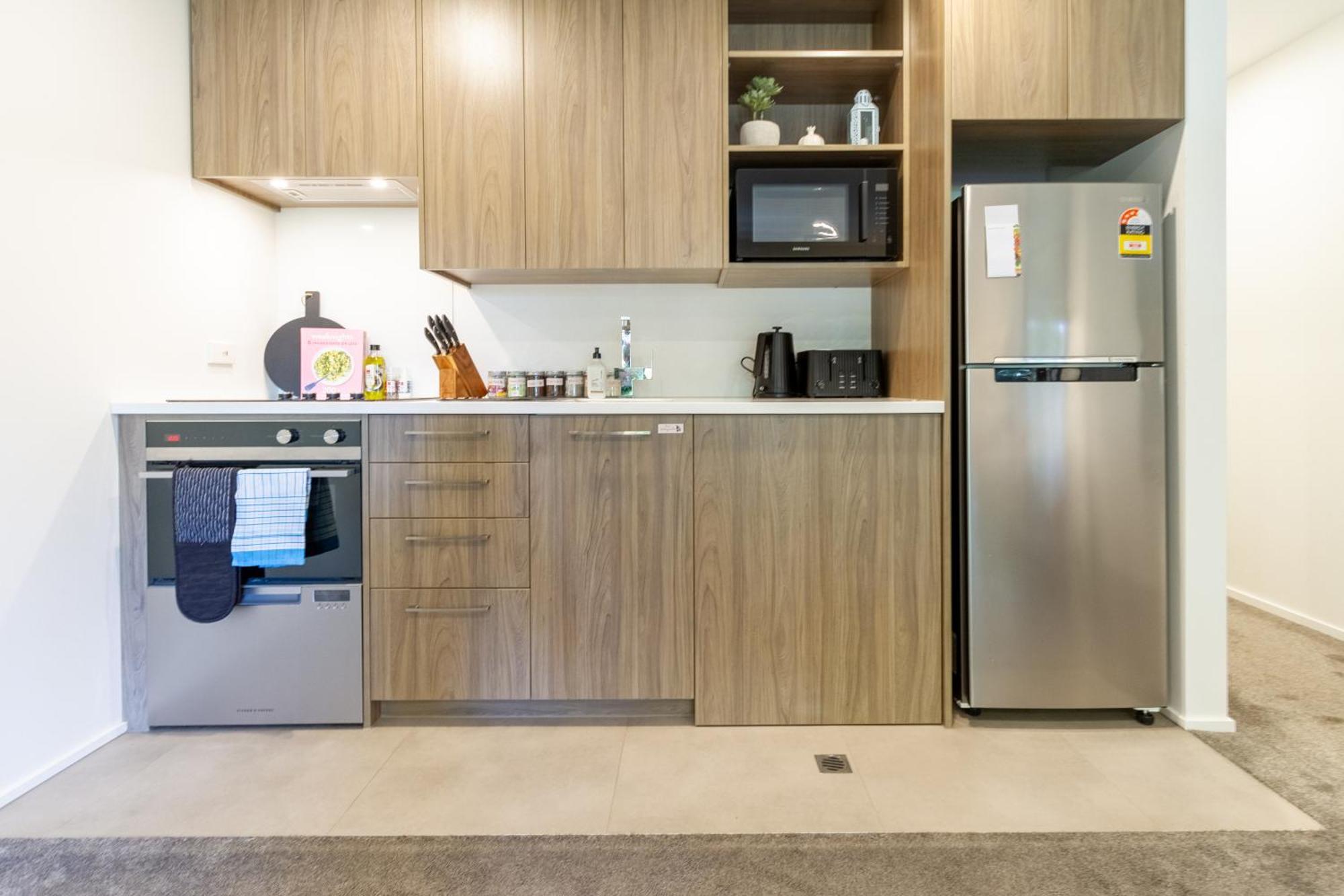 Cozy 1-Bed Apartment With Park Views, Sleeps 4 Christchurch Exterior photo