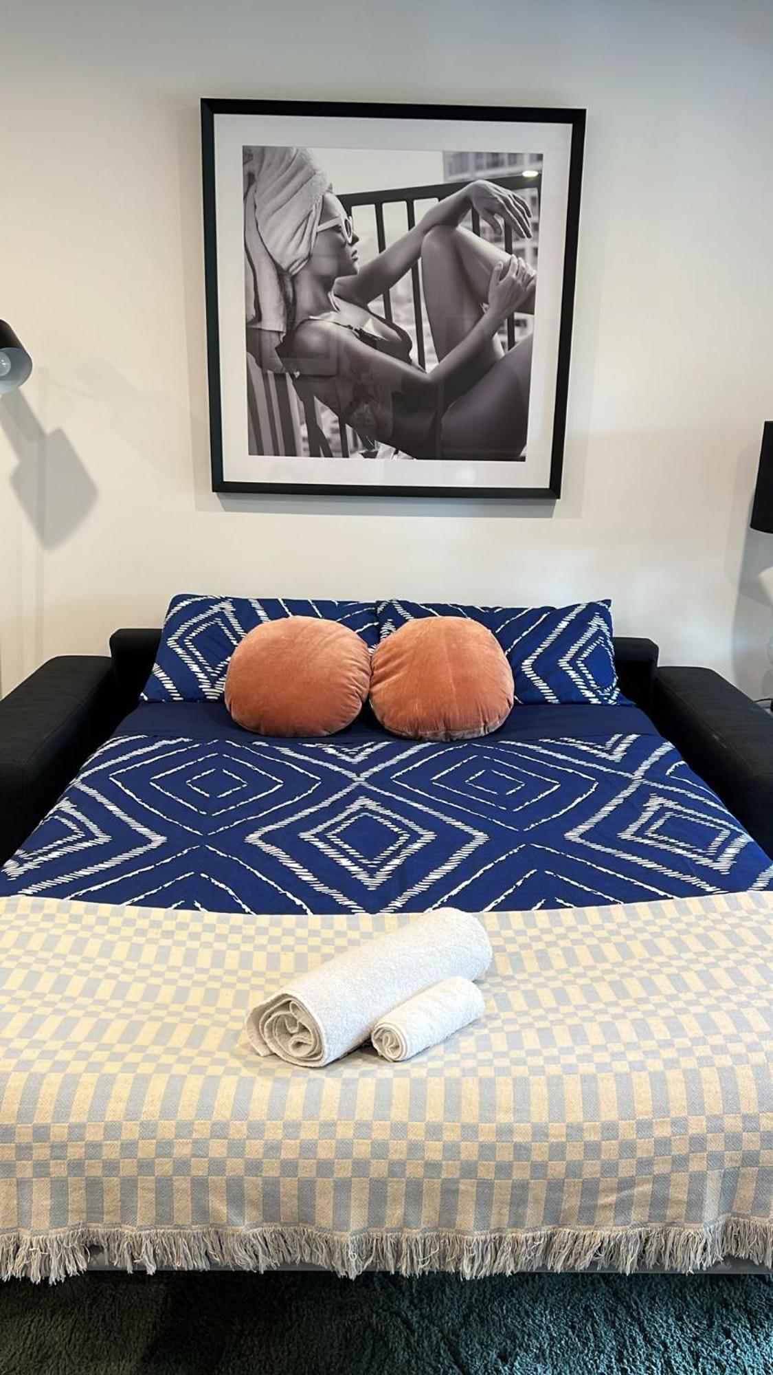 Cozy 1-Bed Apartment With Park Views, Sleeps 4 Christchurch Exterior photo